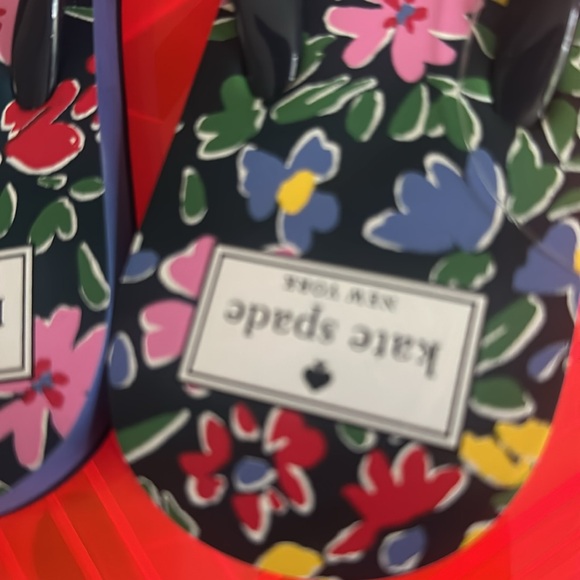 Kate Spade flip flops BNWTs - Picture 3 of 6